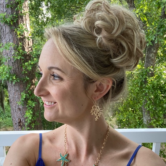 NWT Gold Coral Drop Style Earrings - Picture 6 of 6